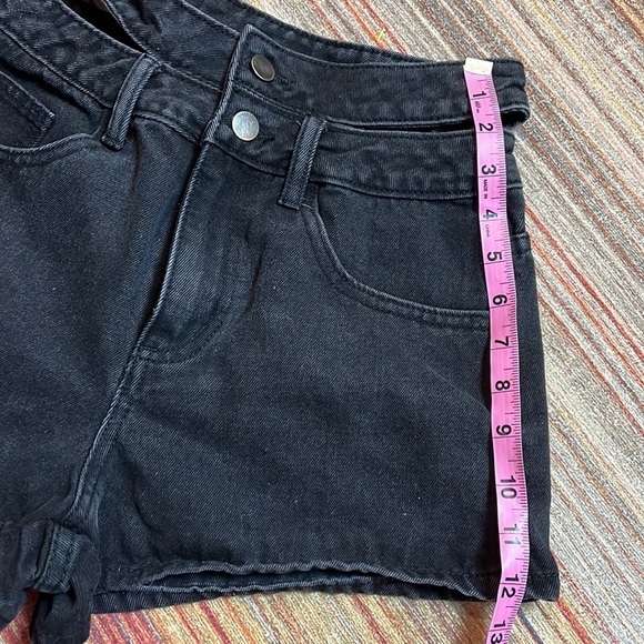 Le Lis Collection Black Denim Shorts - Picture 5 of 8